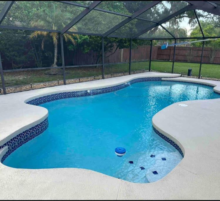 Lake Valrico'S Camelot Court With Heated Pool & Access To Private Lake Eksteriør bilde